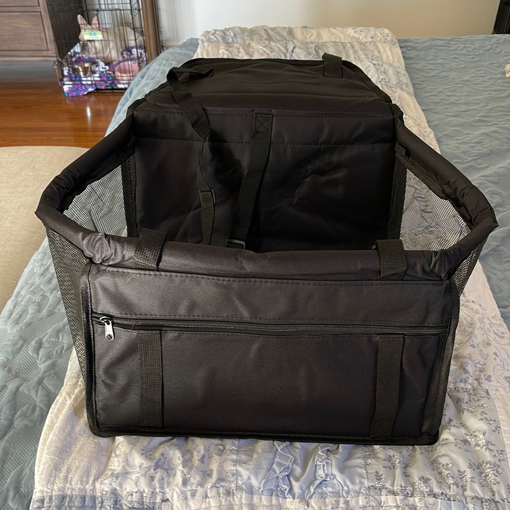 NWT Dog Car Seat